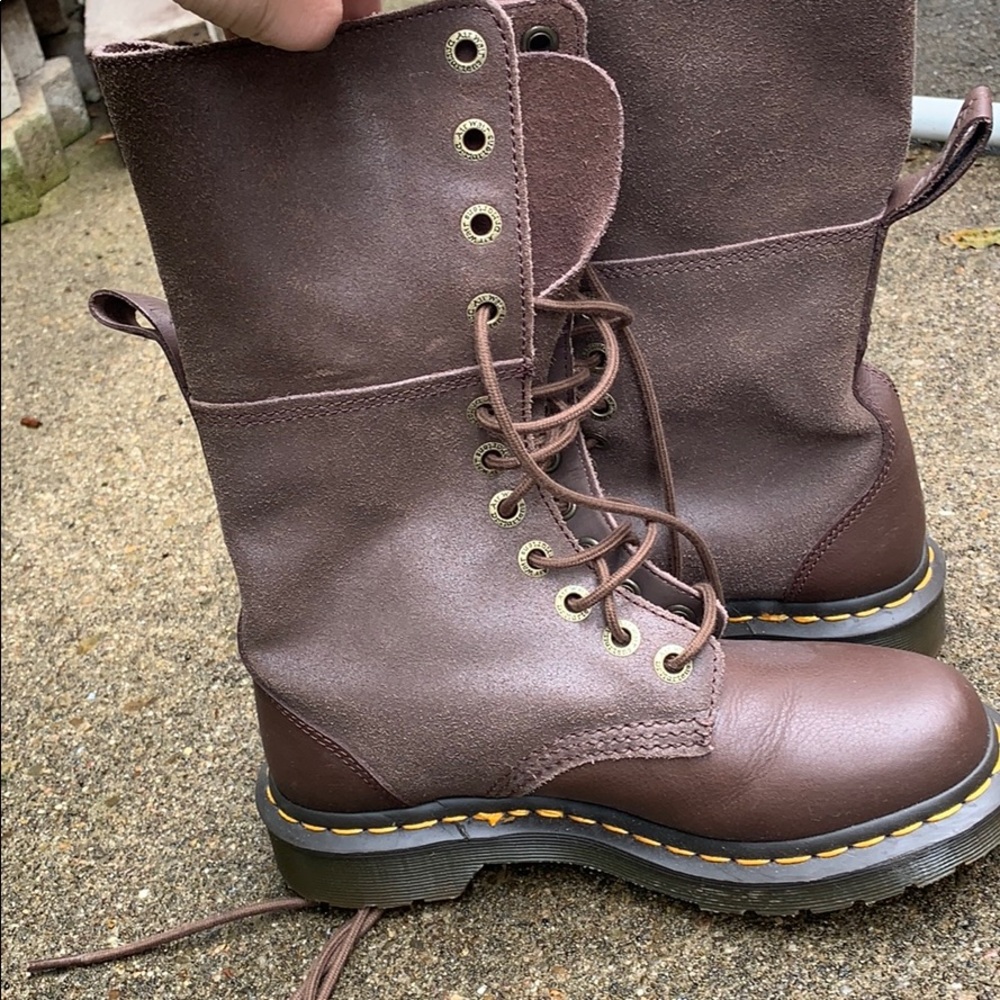 Dr. Martens brown lace up boot - 6US - NWOT